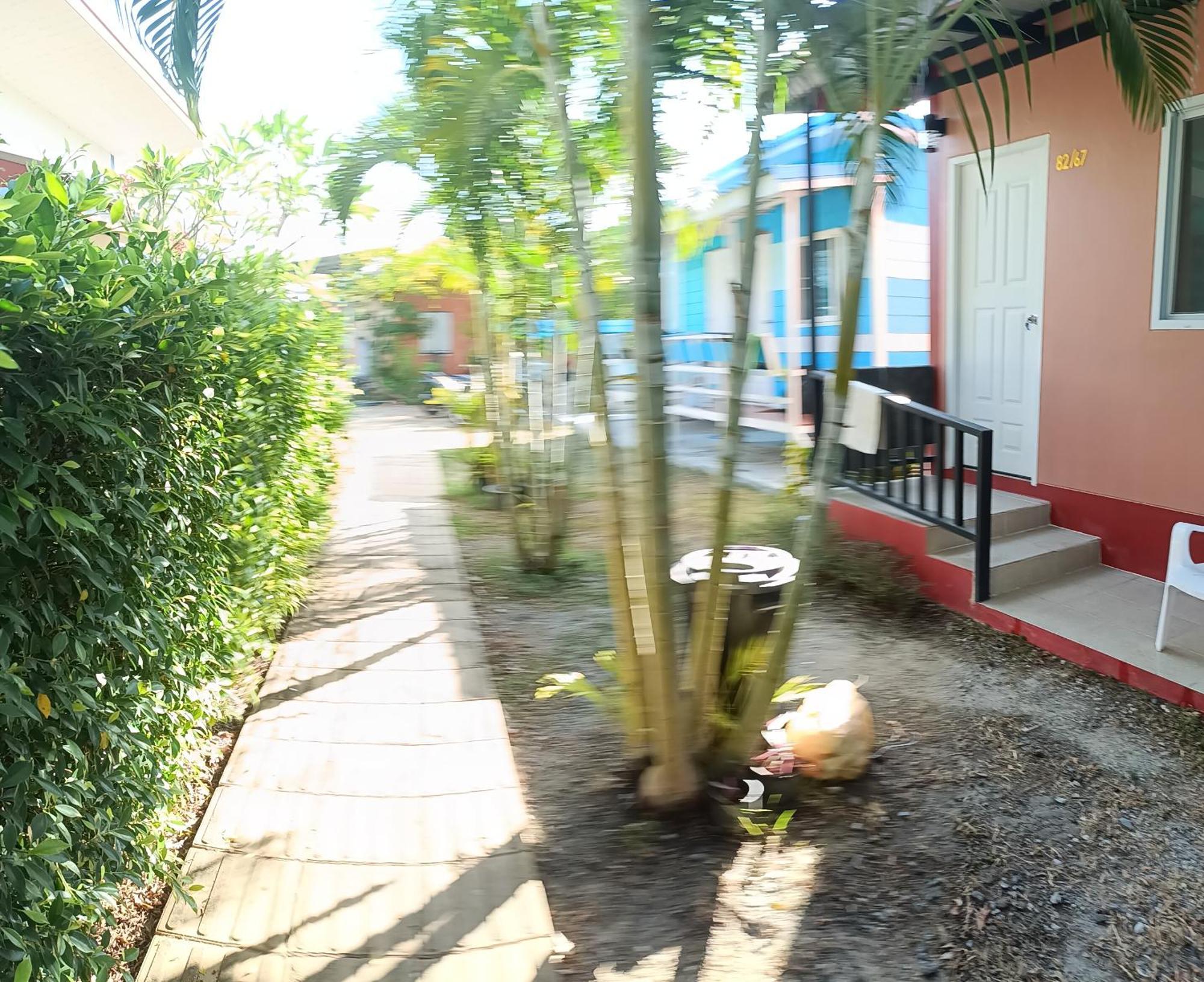 Chill Land House Hotel Plaja Bang Tao Exterior foto